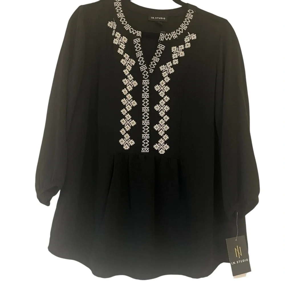 I.N. Studio Black Embroidered Women's Top - Picture 2 of 7